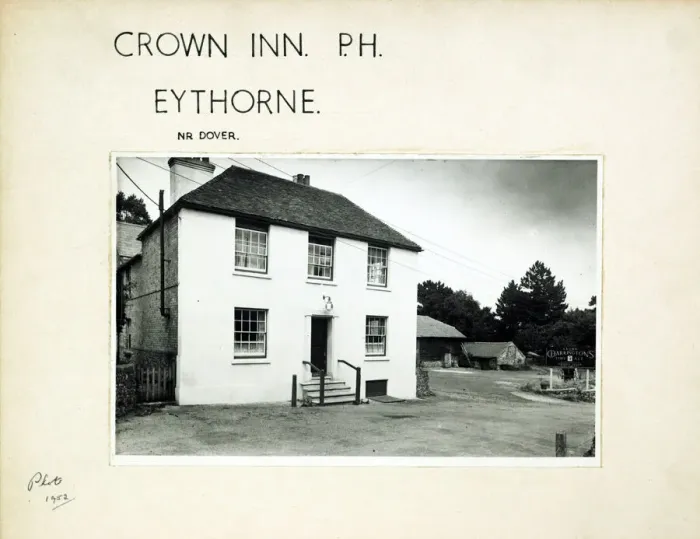 Framed Print : Photograph of Crown Inn, Eythorne, Kent Framed Print : Photograph of Crown Inn, Eythorne, Kent