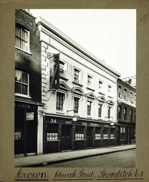Framed Print : Photograph of Crown PH, Shoreditch, London Framed Print : Photograph of Crown PH, Shoreditch, London