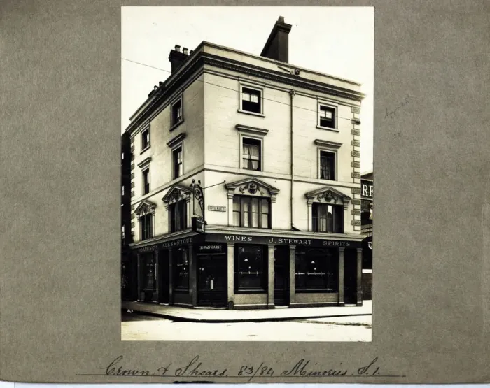 Framed Print : Photograph of Crown & Shears PH, Minories, London Framed Print : Photograph of Crown & Shears PH, Minories, London