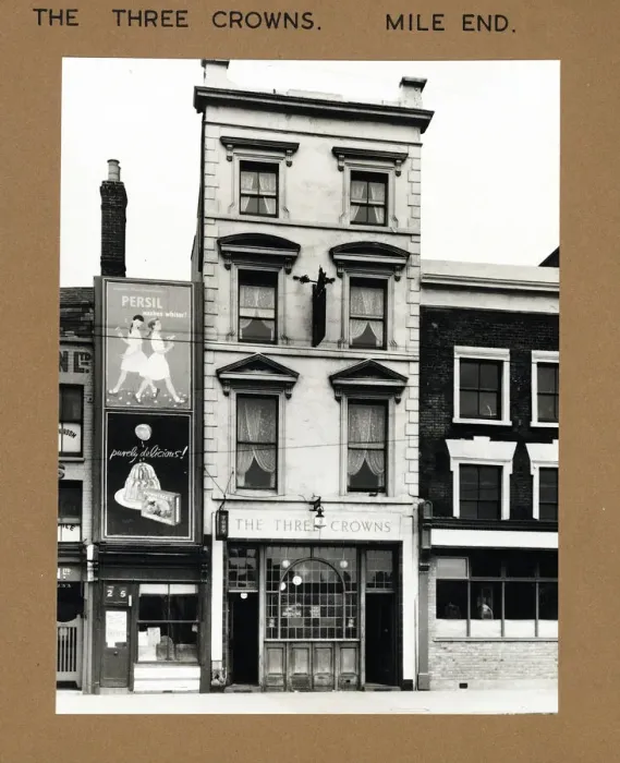 Framed Print : Photograph of Three Crowns PH, Mile End, London