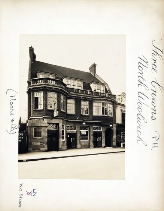 Framed Print : Photograph of Three Crowns PH, North Woolwich, London Framed Print : Photograph of Three Crowns PH, North Woolwich, London