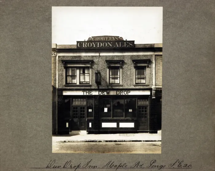 Framed Print : Photograph of Dew Drop PH, Penge, London Framed Print : Photograph of Dew Drop PH, Penge, London