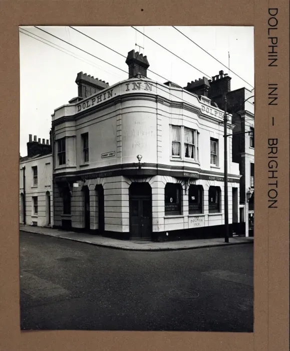 Framed Print : Photograph of Dolphin Inn, Brighton, Sussex Framed Print : Photograph of Dolphin Inn, Brighton, Sussex