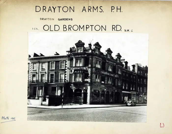 Framed Print : Photograph of Drayton Arms, South Kensington, London Framed Print : Photograph of Drayton Arms, South Kensington, London