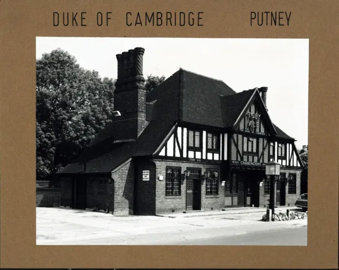 Framed Print : Photograph of Duke Of Cambridge PH, Putney, London Framed Print : Photograph of Duke Of Cambridge PH, Putney, London