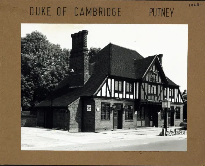Framed Print : Photograph of Duke Of Cambridge PH, Putney, London Framed Print : Photograph of Duke Of Cambridge PH, Putney, London