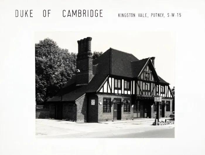 Framed Print : Photograph of Duke Of Cambridge PH, Putney, London Framed Print : Photograph of Duke Of Cambridge PH, Putney, London