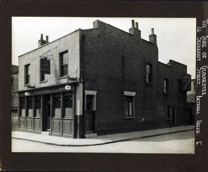 Framed Print : Photograph of Duke Of Gloucester PH, Bethnal Green, London Framed Print : Photograph of Duke Of Gloucester PH, Bethnal Green, London