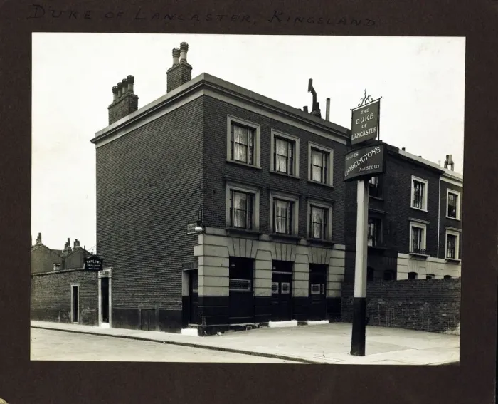 Framed Print : Photograph of Duke Of Lancaster PH, Shoreditch, London Framed Print : Photograph of Duke Of Lancaster PH, Shoreditch, London