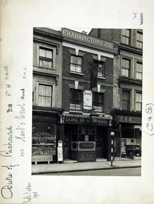 Framed Print : Photograph of Duke Of Richmond PH, Earls Court, London Framed Print : Photograph of Duke Of Richmond PH, Earls Court, London