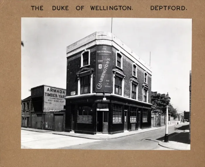 Framed Print : Photograph of Duke Of Wellington PH, Deptford, London Framed Print : Photograph of Duke Of Wellington PH, Deptford, London