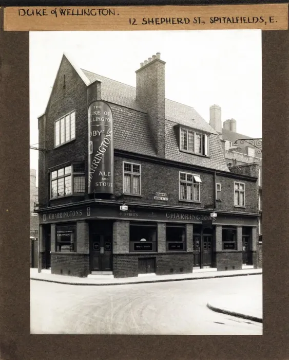Framed Print : Photograph of Duke Of Wellington PH, Spitalfields, London Framed Print : Photograph of Duke Of Wellington PH, Spitalfields, London