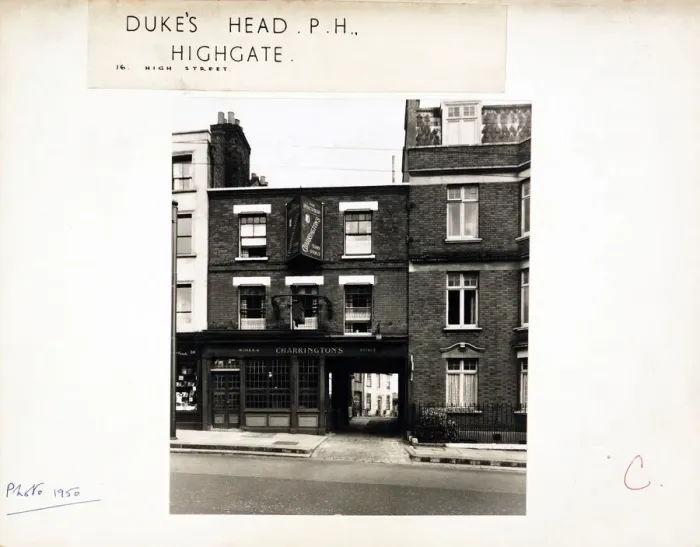 Framed Print : Photograph of Dukes Head PH, Highgate, London Framed Print : Photograph of Dukes Head PH, Highgate, London