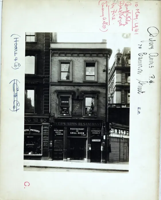 Framed Print : Photograph of Dyers Arms, City, London Framed Print : Photograph of Dyers Arms, City, London