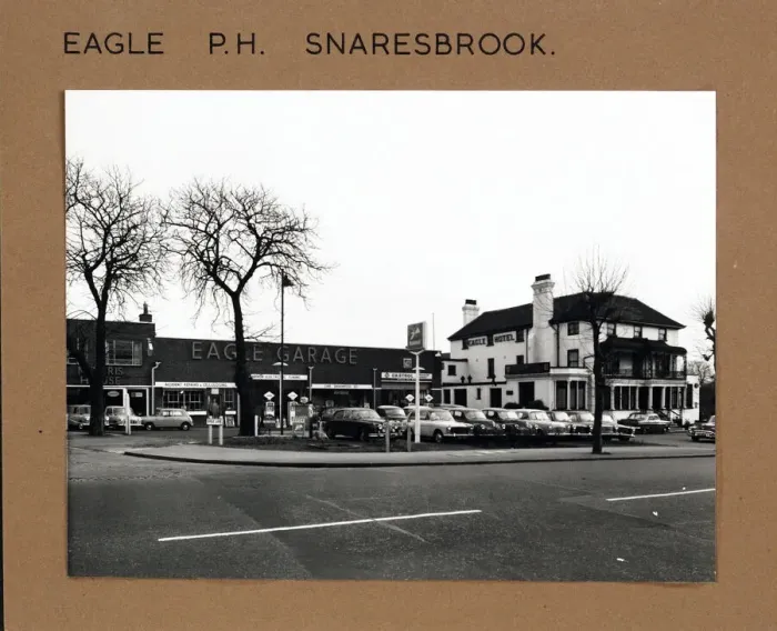 Framed Print : Photograph of Eagle PH, Snaresbrook, London Framed Print : Photograph of Eagle PH, Snaresbrook, London
