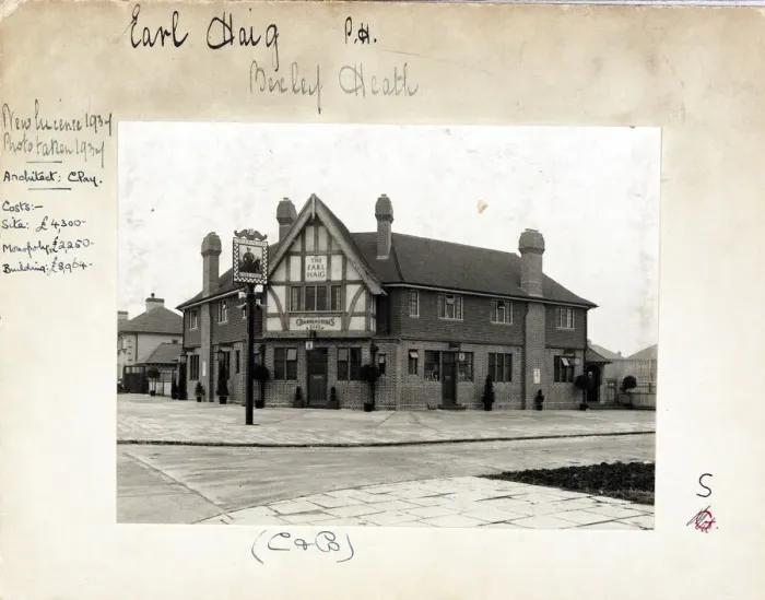 Framed Print : Photograph of Earl Haig PH, Bexleyheath, Greater London Framed Print : Photograph of Earl Haig PH, Bexleyheath, Greater London