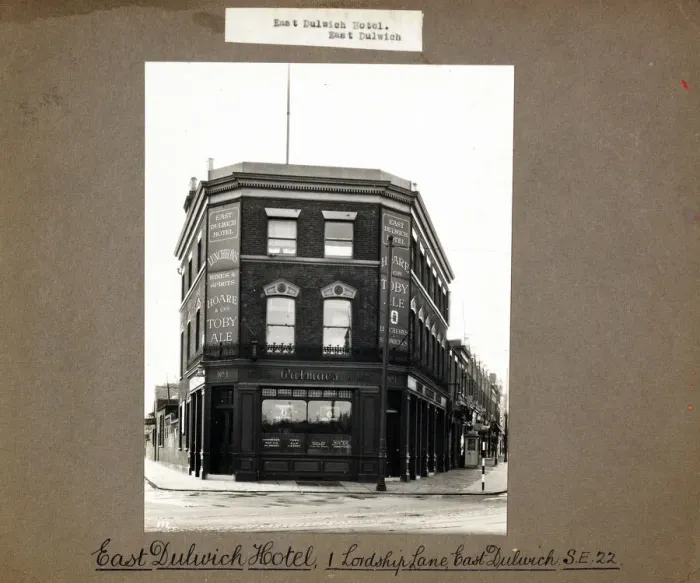 Framed Print : Photograph of East Dulwich Tavern, East Dulwich, London Framed Print : Photograph of East Dulwich Tavern, East Dulwich, London