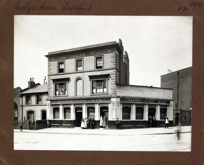 Framed Print : Photograph of Evelyn Arms, Deptford, London Framed Print : Photograph of Evelyn Arms, Deptford, London