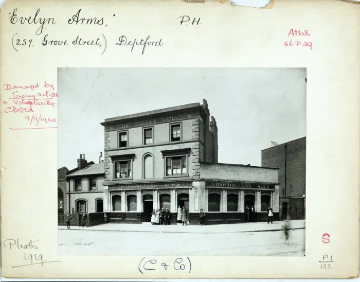 Framed Print : Photograph of Evelyn Arms, Deptford, London Framed Print : Photograph of Evelyn Arms, Deptford, London