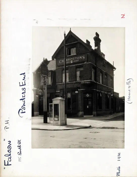 Framed Print : Photograph of Falcon PH, Ponders End, Greater London Framed Print : Photograph of Falcon PH, Ponders End, Greater London