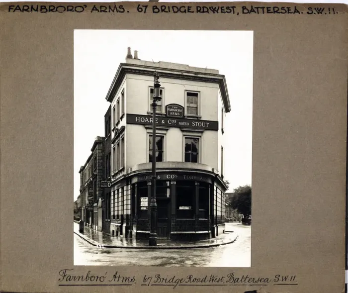 Framed Print : Photograph of Farnborough Arms, Battersea, London Framed Print : Photograph of Farnborough Arms, Battersea, London