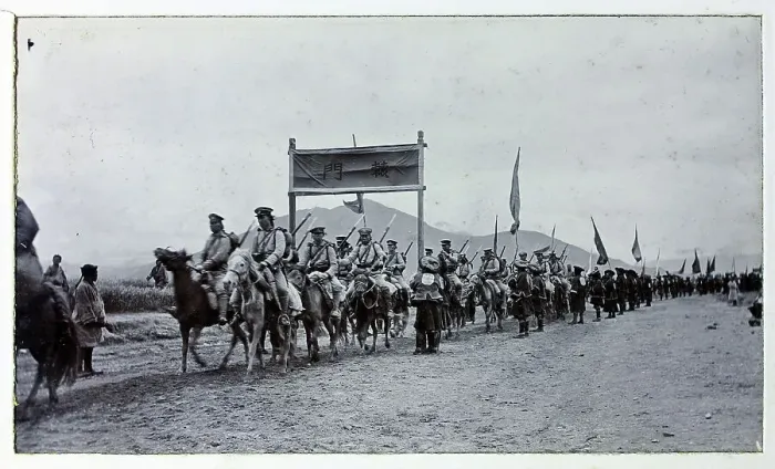Framed Print : Photograph from a fascinating album which reveals new details on a little-known campaign in which a British military force brushed aside Tibetan defences to capture Lhasa, in 1904 Framed Print : Photograph from a fascinating album which reveals new details on a little-known campaign in which a British military force brushed aside Tibetan defences to capture Lhasa, in 1904