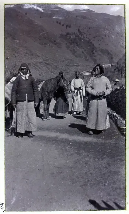 Framed Print : Photograph from a fascinating album which reveals new details on a little-known campaign in which a British military force brushed aside Tibetan defences to capture Lhasa, in 1904 Framed Print : Photograph from a fascinating album which reveals new details on a little-known campaign in which a British military force brushed aside Tibetan defences to capture Lhasa, in 1904