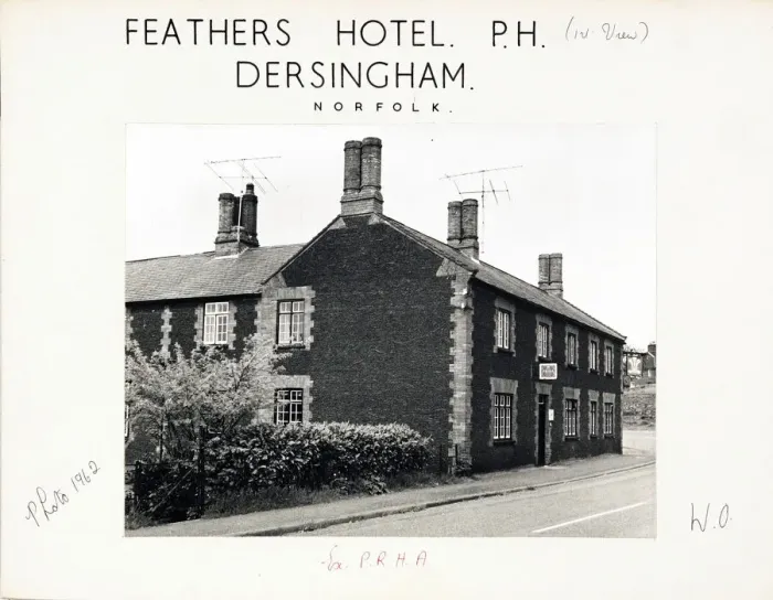 Framed Print : Photograph of Feathers Hotel, Dersingham, Norfolk Framed Print : Photograph of Feathers Hotel, Dersingham, Norfolk