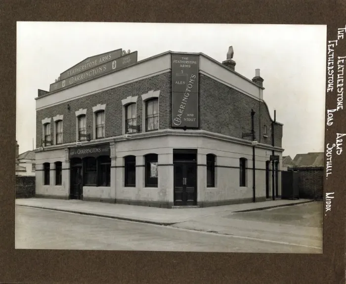 Framed Print : Photograph of Featherstone Arms, Southall, Greater London Framed Print : Photograph of Featherstone Arms, Southall, Greater London