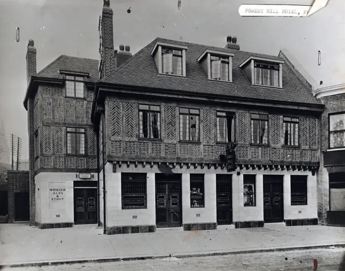 Framed Print : Photograph of Forest Hill Hotel, Forest Hill, London Framed Print : Photograph of Forest Hill Hotel, Forest Hill, London