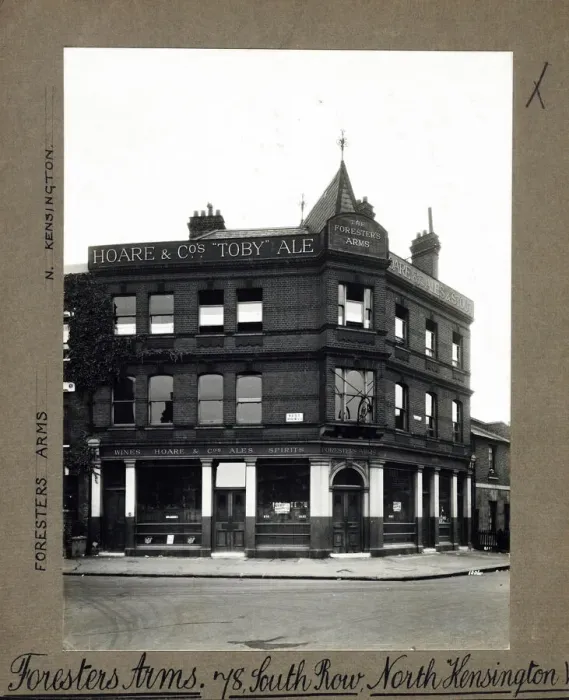 Framed Print : Photograph of Foresters Arms, Kensington, London Framed Print : Photograph of Foresters Arms, Kensington, London
