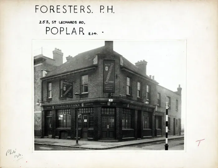 Framed Print : Photograph of Foresters Arms, Poplar, London Framed Print : Photograph of Foresters Arms, Poplar, London