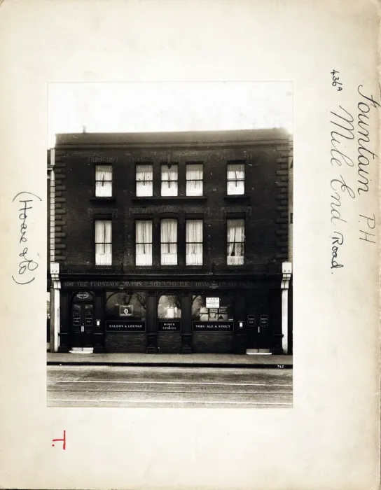 Framed Print : Photograph of Fountain PH, Mile End (Old), London Framed Print : Photograph of Fountain PH, Mile End (Old), London