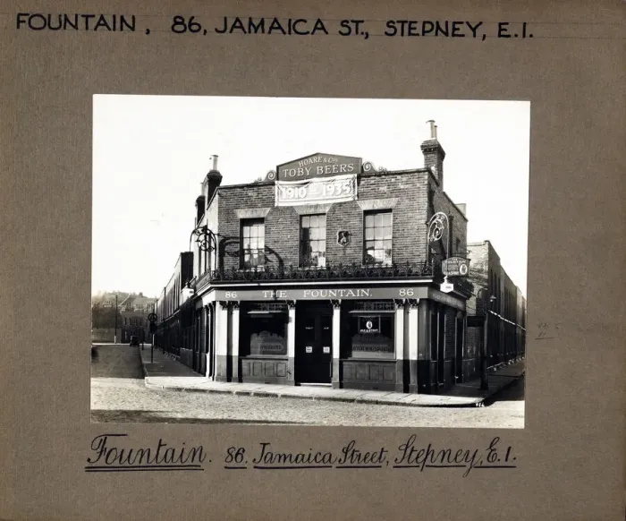Framed Print : Photograph of Fountain PH, Stepney, London Framed Print : Photograph of Fountain PH, Stepney, London