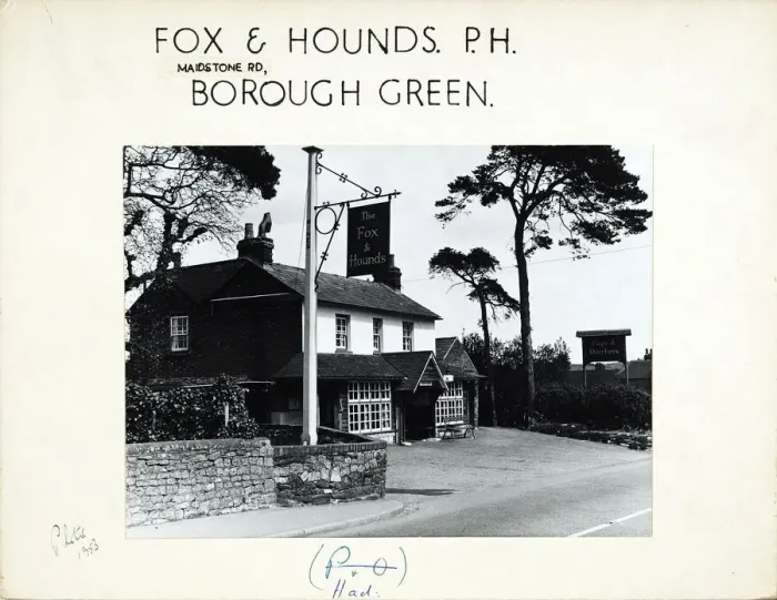 Framed Print : Photograph of Fox & Hounds PH, Borough Green, Kent Framed Print : Photograph of Fox & Hounds PH, Borough Green, Kent