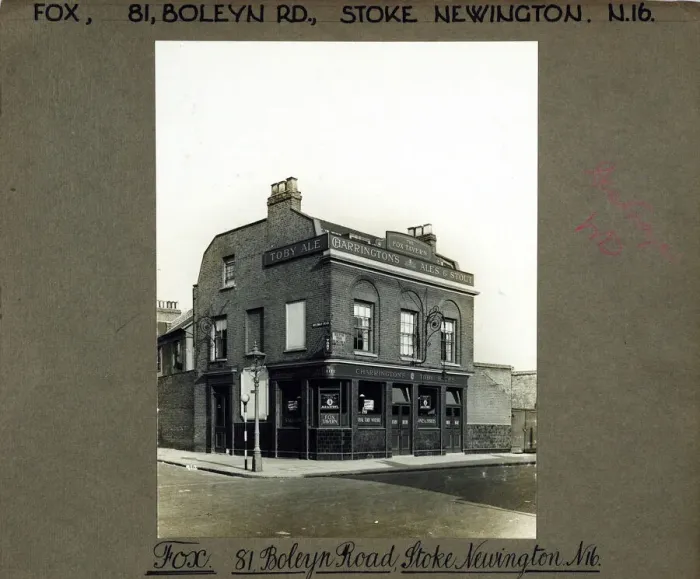 Framed Print : Photograph of Fox PH, Stoke Newington, London Framed Print : Photograph of Fox PH, Stoke Newington, London
