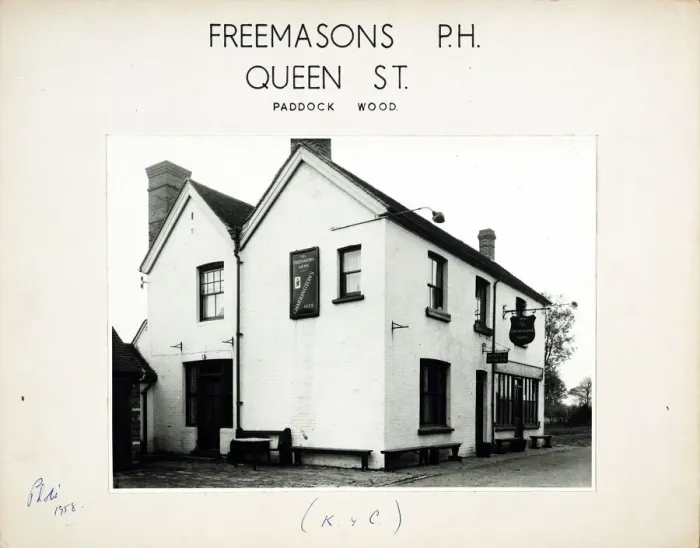 Framed Print : Photograph of Freemasons Arms, Paddock Wood, Kent Framed Print : Photograph of Freemasons Arms, Paddock Wood, Kent