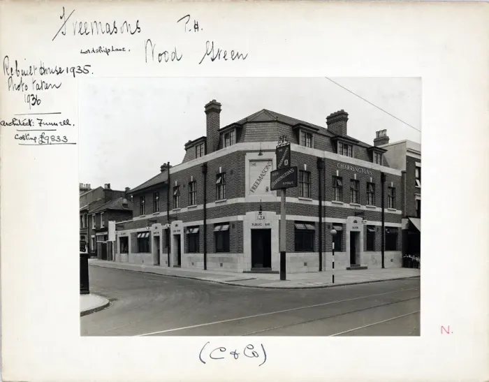 Framed Print : Photograph of Freemasons PH, Wood Green, London Framed Print : Photograph of Freemasons PH, Wood Green, London