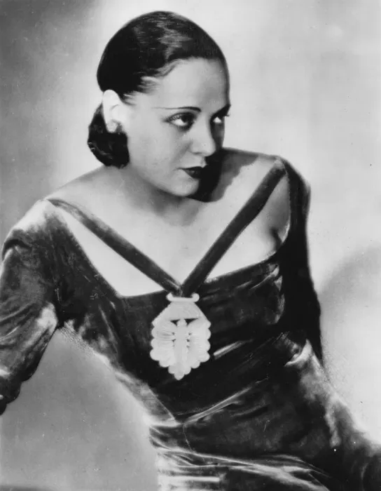 Framed Print : Photograph of the French singer Lucienne Boyer, 1930s Framed Print : Photograph of the French singer Lucienne Boyer, 1930s