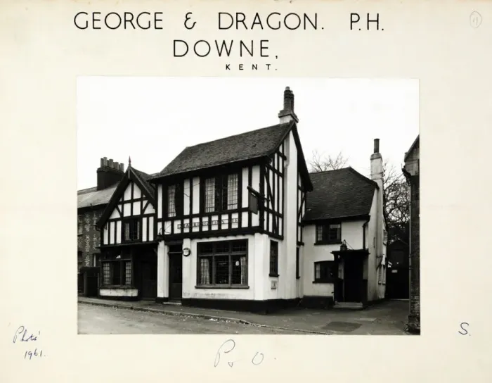 Framed Print : Photograph of George & Dragon PH, Downe, Greater London Framed Print : Photograph of George & Dragon PH, Downe, Greater London