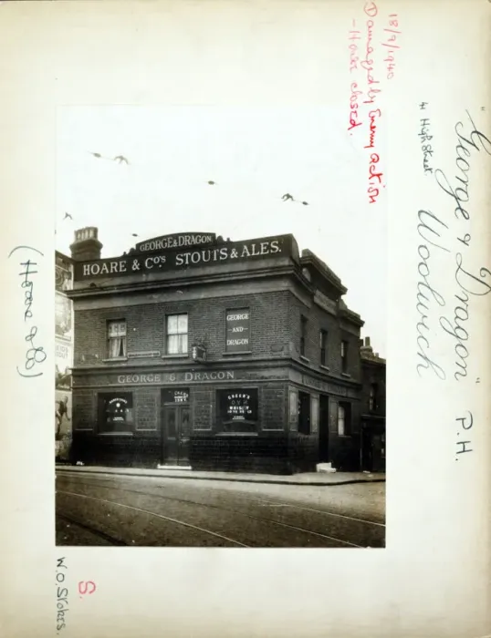 Framed Print : Photograph of George & Dragon PH, Woolwich, London Framed Print : Photograph of George & Dragon PH, Woolwich, London