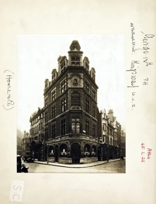 Framed Print : Photograph of George The Fourth PH, Holborn, London Framed Print : Photograph of George The Fourth PH, Holborn, London