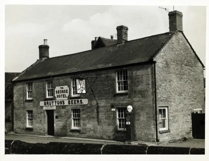 Framed Print : Photograph of George Hotel, Martock, Somerset Framed Print : Photograph of George Hotel, Martock, Somerset
