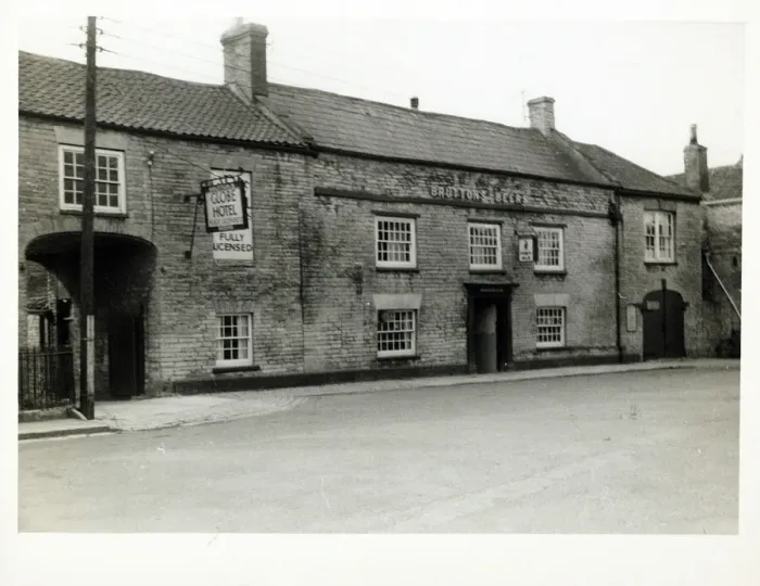 Framed Print : Photograph of Globe Inn, Somerton, Somerset Framed Print : Photograph of Globe Inn, Somerton, Somerset