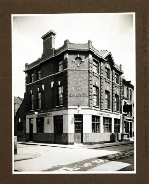 Framed Print : Photograph of Gloucester PH, Walworth, London Framed Print : Photograph of Gloucester PH, Walworth, London
