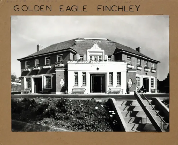 Framed Print : Photograph of Golden Eagle PH, Finchley, London Framed Print : Photograph of Golden Eagle PH, Finchley, London