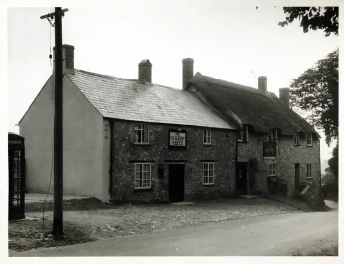 Framed Print : Photograph of Golden Fleece PH, Holditch, Somerset Framed Print : Photograph of Golden Fleece PH, Holditch, Somerset