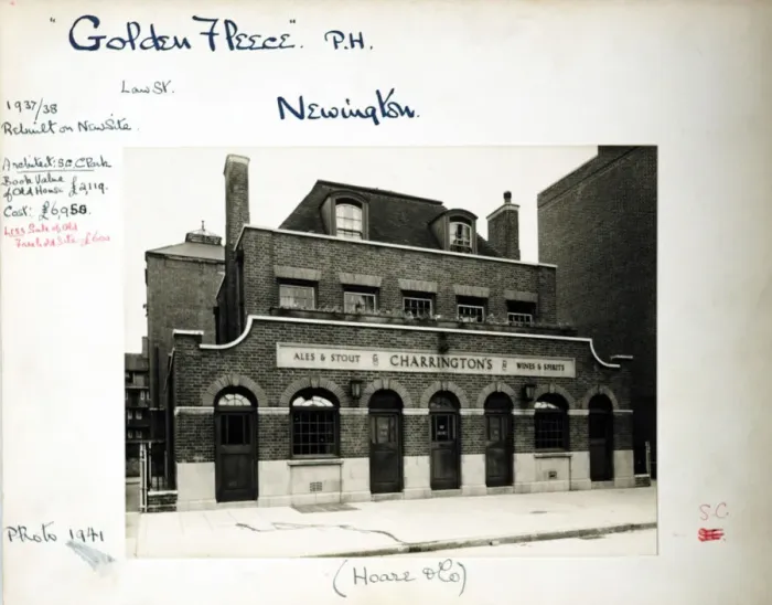 Framed Print : Photograph of Golden Fleece PH, Newington, London Framed Print : Photograph of Golden Fleece PH, Newington, London