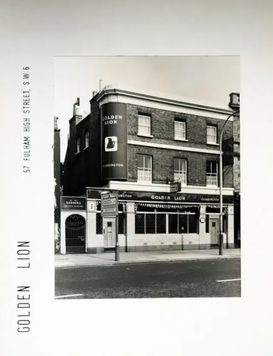 Framed Print : Photograph of Golden Lion PH, Fulham, London Framed Print : Photograph of Golden Lion PH, Fulham, London