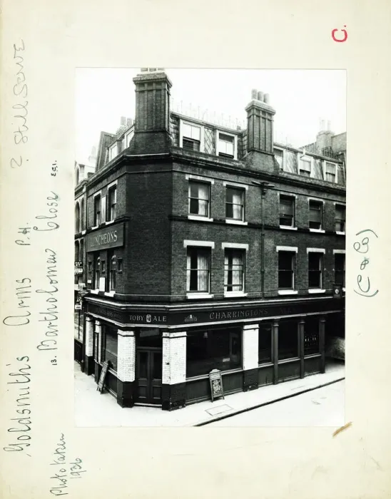 Framed Print : Photograph of Goldsmiths Arms, Barbican, London Framed Print : Photograph of Goldsmiths Arms, Barbican, London